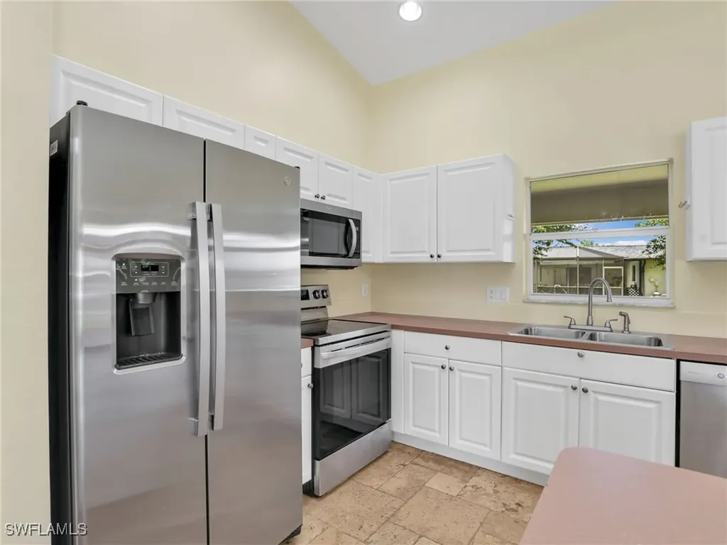 305 SE 16th Place Cape Coral FL 33990
