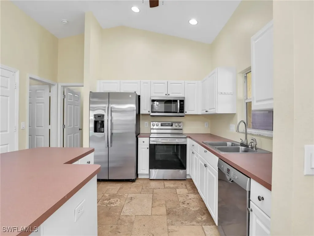305 SE 16th Place Cape Coral FL 33990