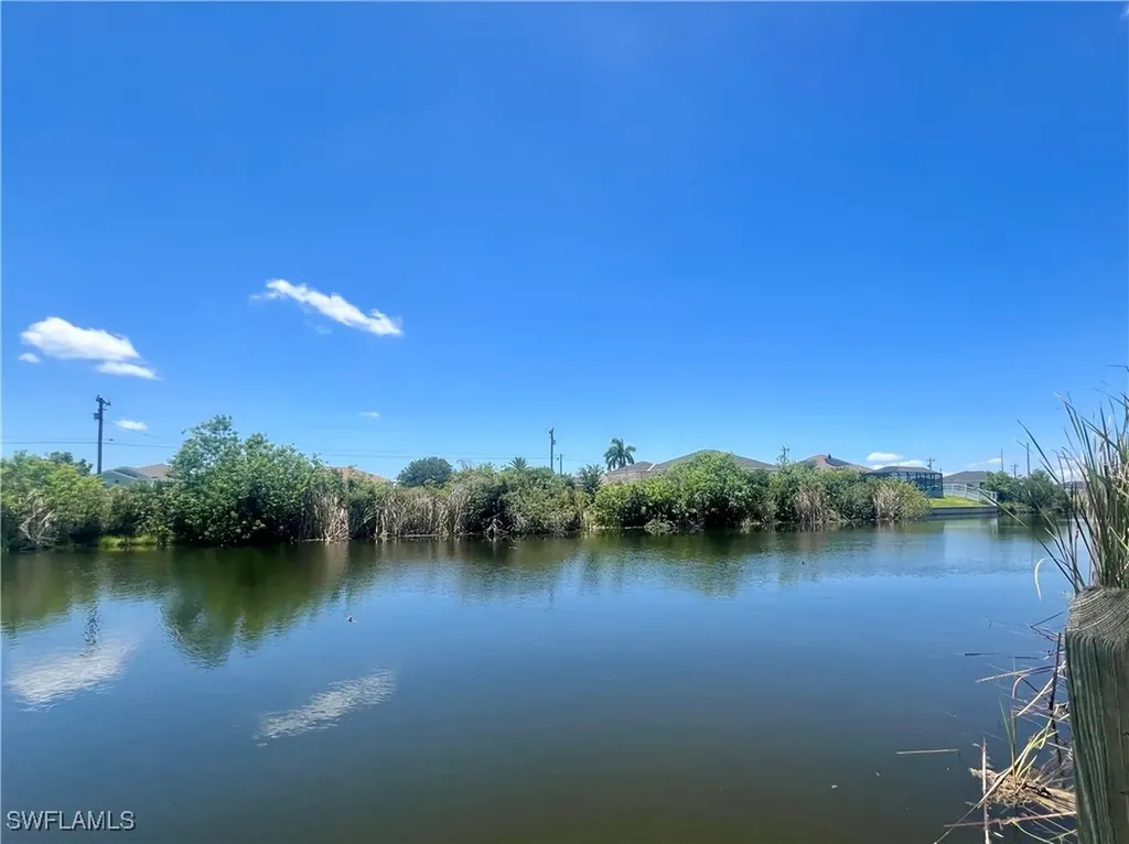 2208 NE 6th Avenue Cape Coral FL 33909