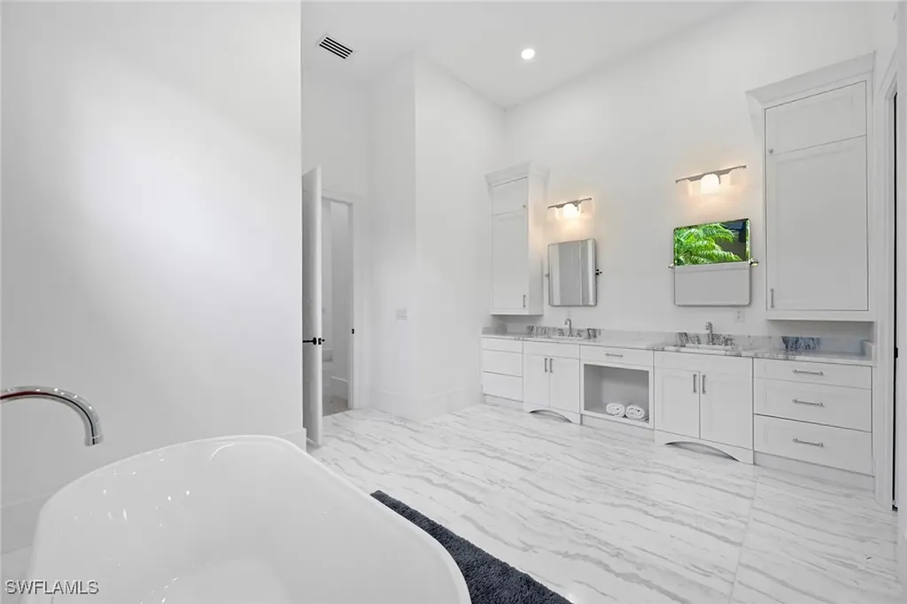2749 Medallist Lane Naples FL 34109