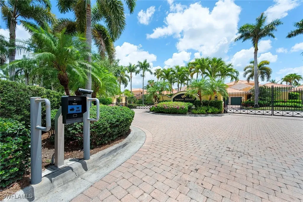 2749 Medallist Lane Naples FL 34109