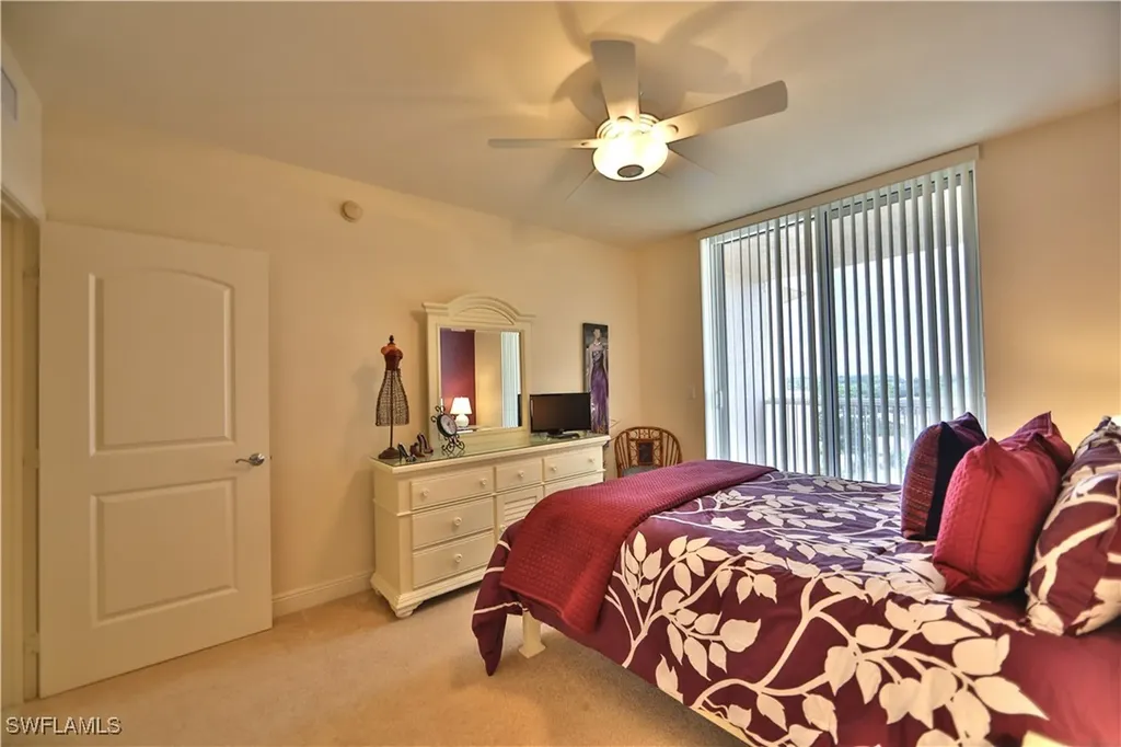 2090 W First Street Fort Myers FL 33901