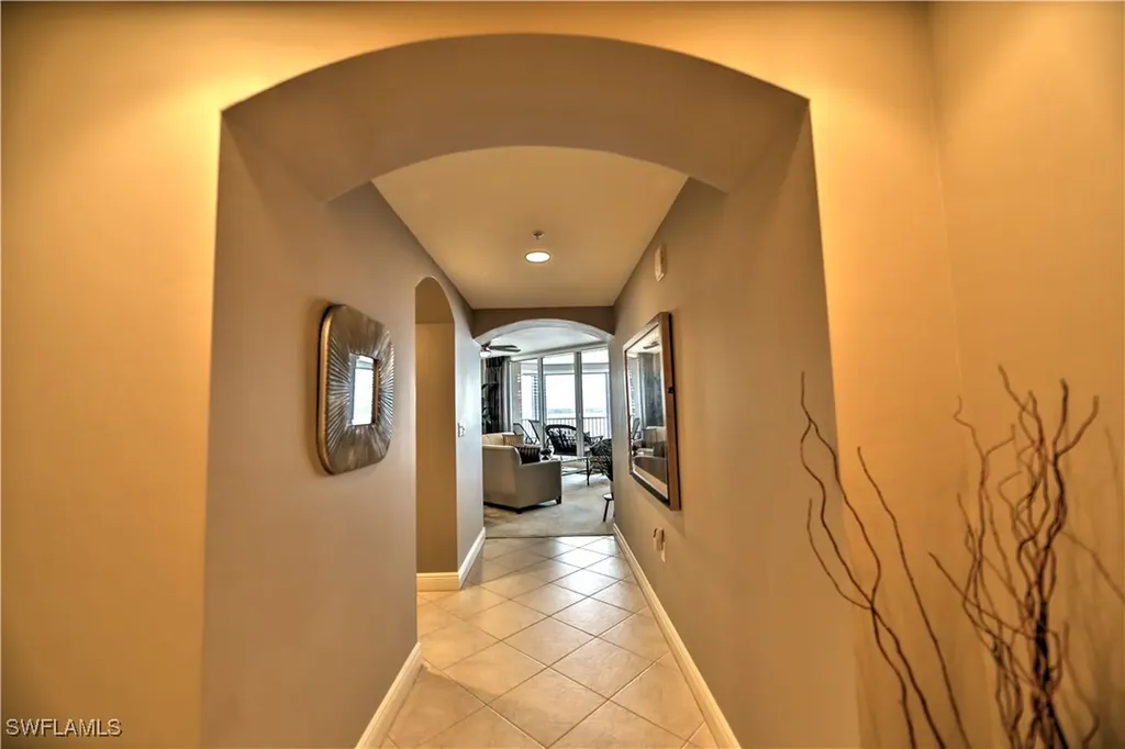 2090 W First Street Fort Myers FL 33901