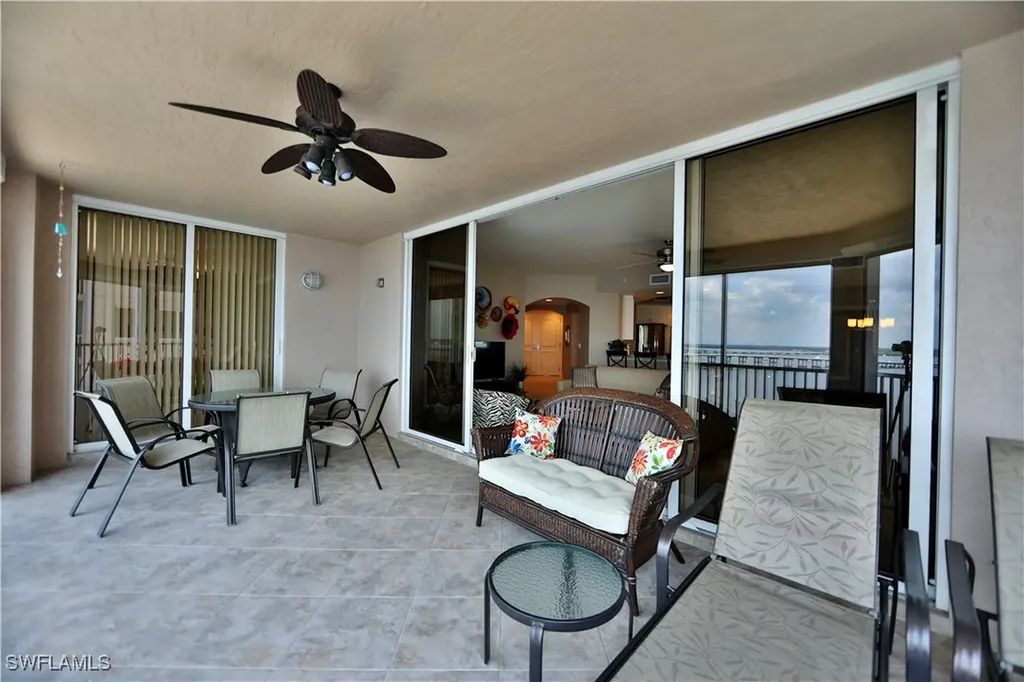 2090 W First Street Fort Myers FL 33901