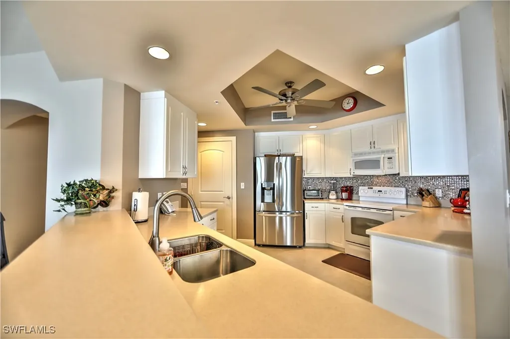 2090 W First Street Fort Myers FL 33901