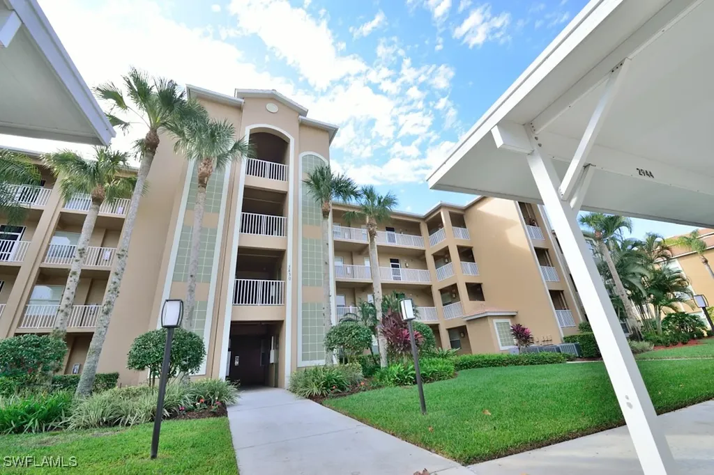 3830 Sawgrass Way Naples FL 34112