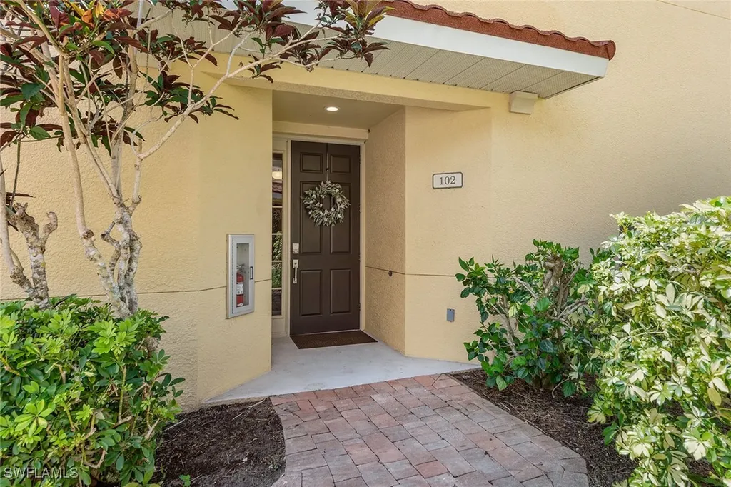 1263 Rialto Way Naples FL 34114