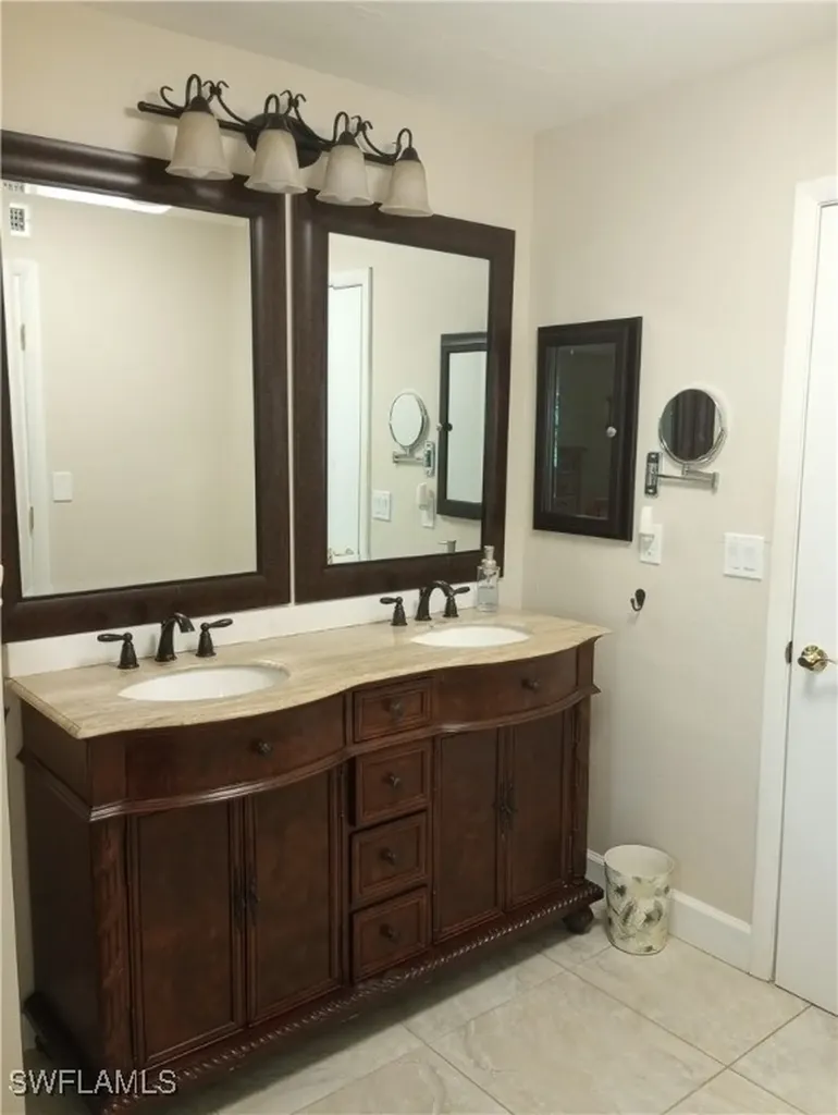 2133 SW Pine Lane Cape Coral FL 33991