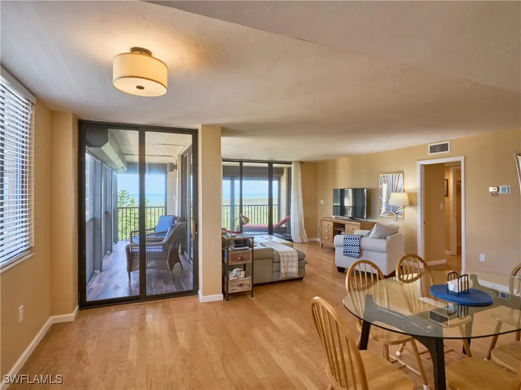 17 Bluebill Avenue Naples FL 34108