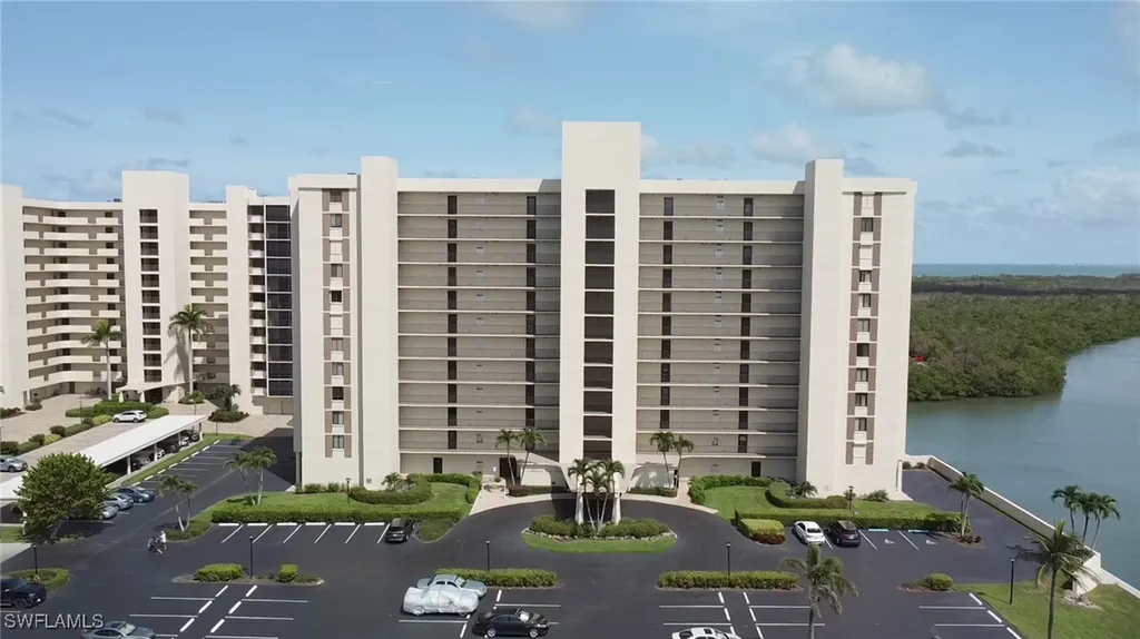 17 Bluebill Avenue Naples FL 34108