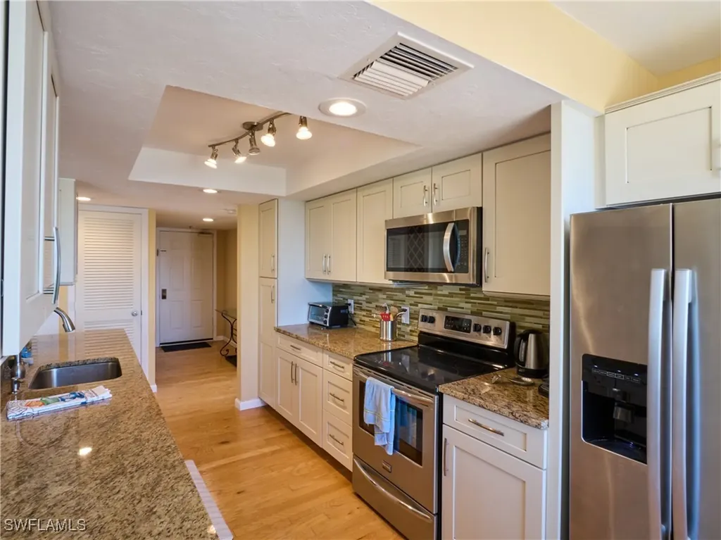 17 Bluebill Avenue Naples FL 34108