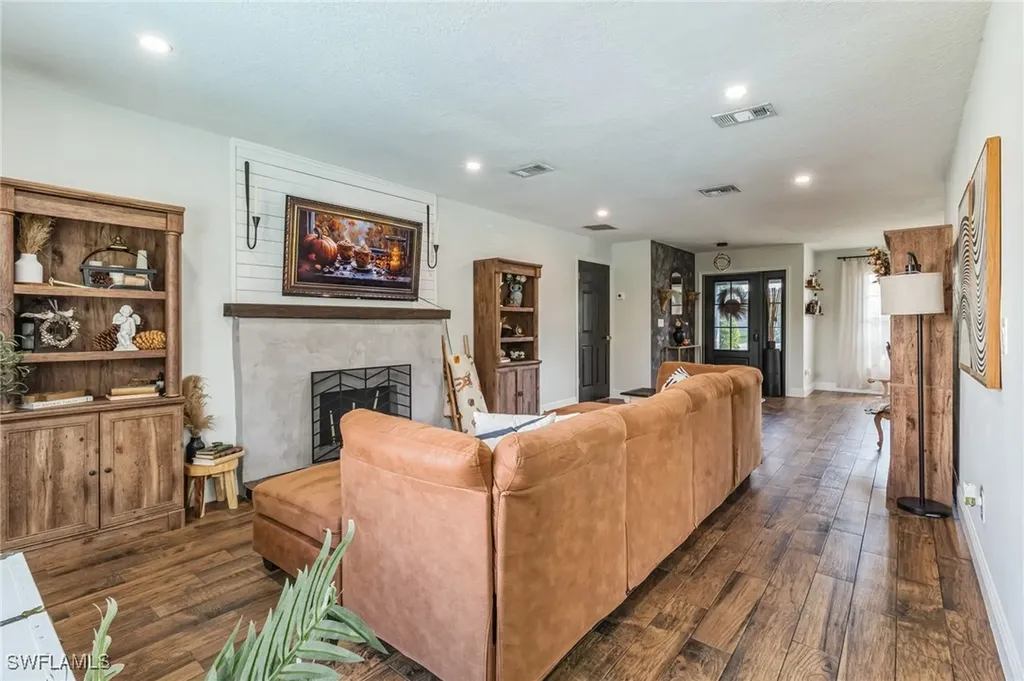 1019 Wyomi Drive Fort Myers FL 33919