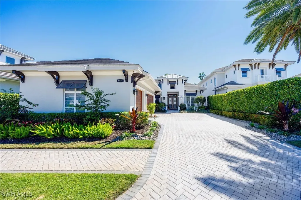 6818 Mangrove Avenue Naples FL 34109