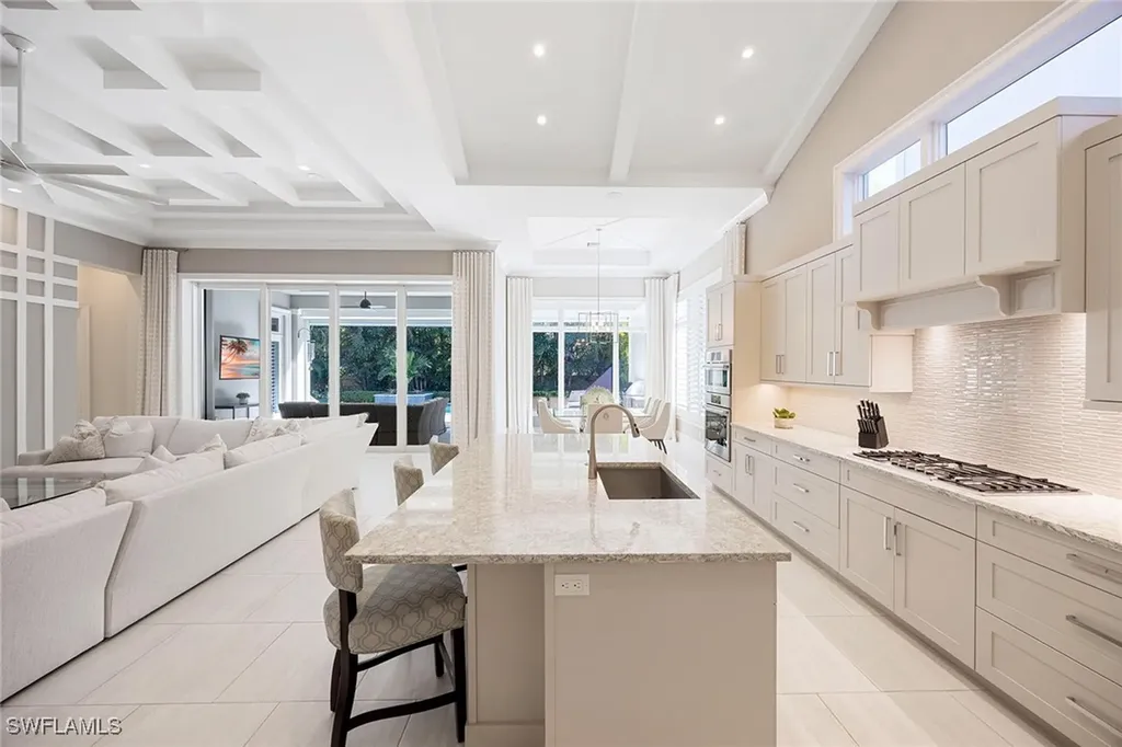 6818 Mangrove Avenue Naples FL 34109