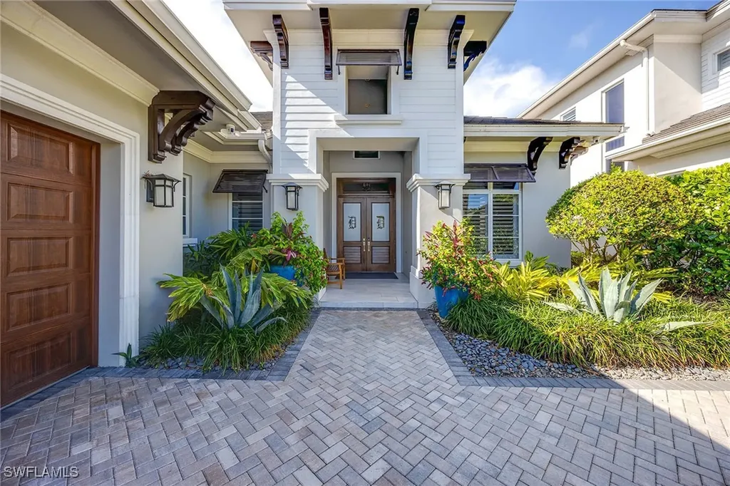 6818 Mangrove Avenue Naples FL 34109
