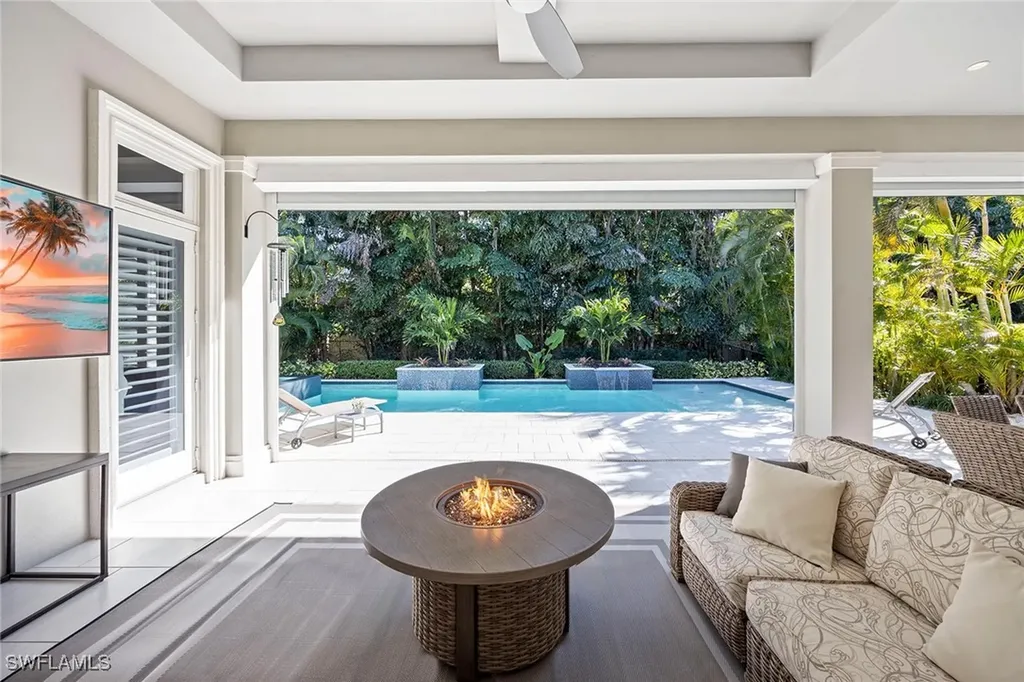 6818 Mangrove Avenue Naples FL 34109