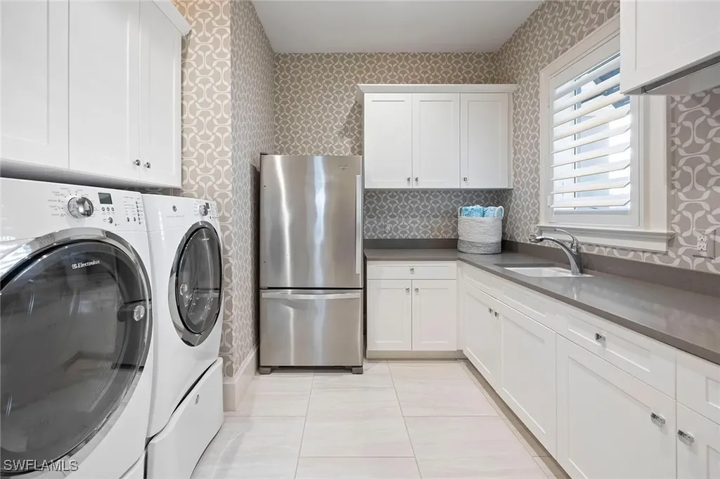 6818 Mangrove Avenue Naples FL 34109