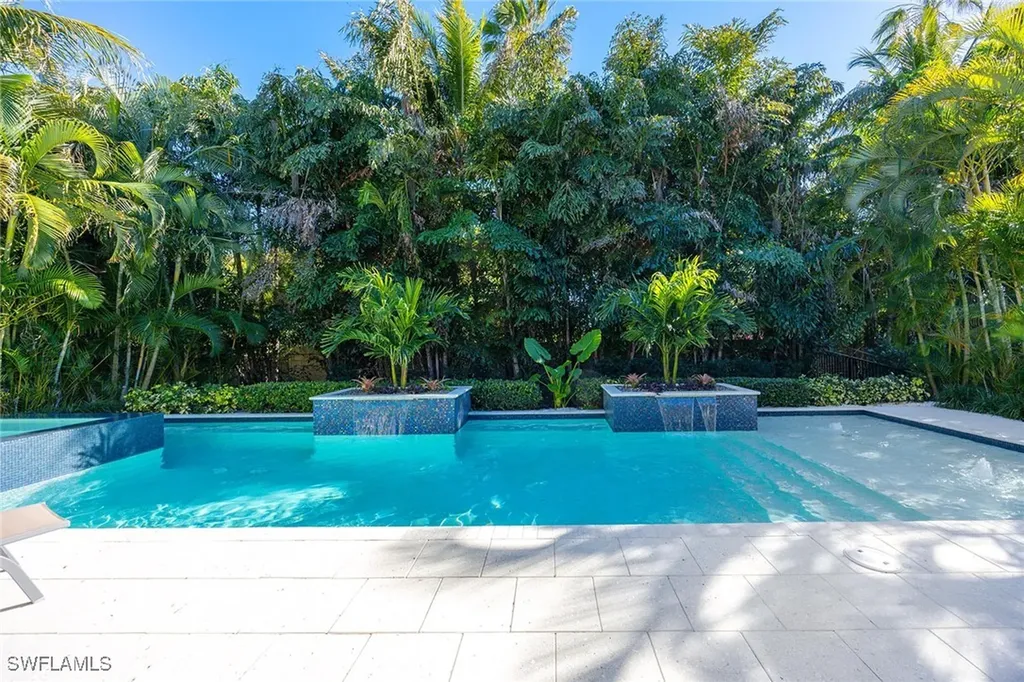 6818 Mangrove Avenue Naples FL 34109
