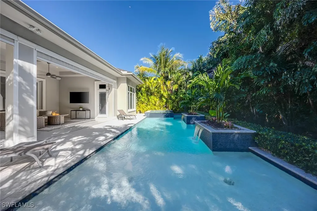 6818 Mangrove Avenue Naples FL 34109