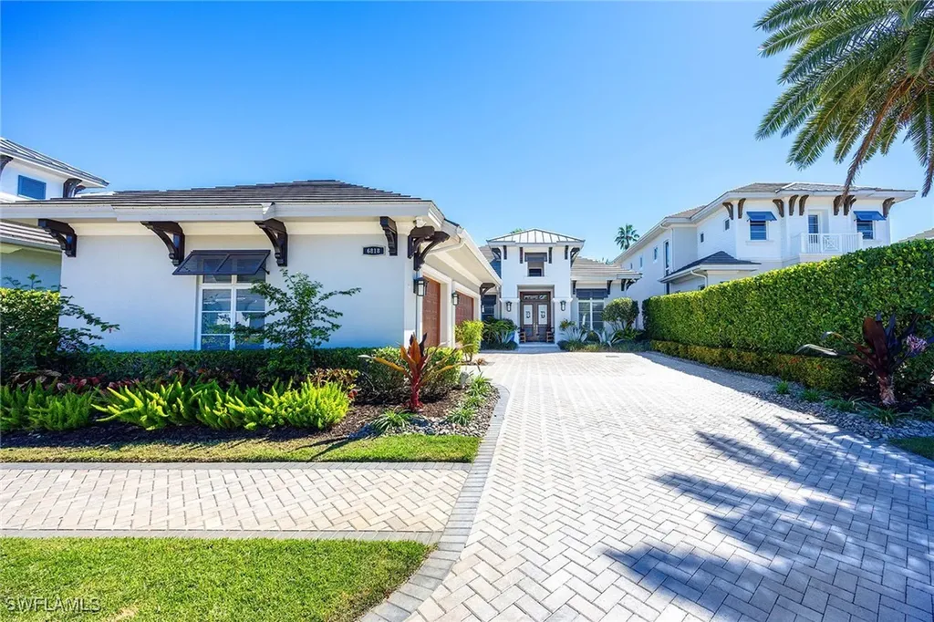 6818 Mangrove Avenue Naples FL 34109