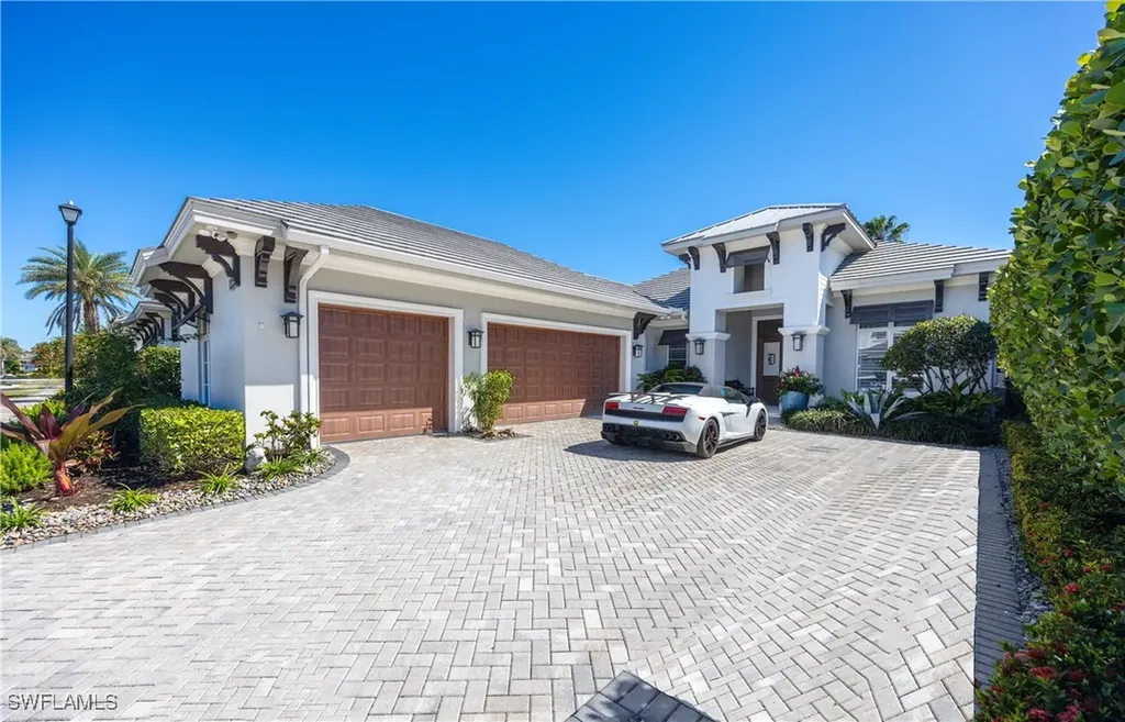 6818 Mangrove Avenue Naples FL 34109