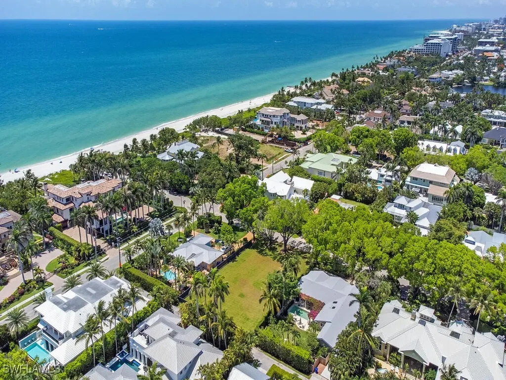 140 2nd Avenue N Naples FL 34102