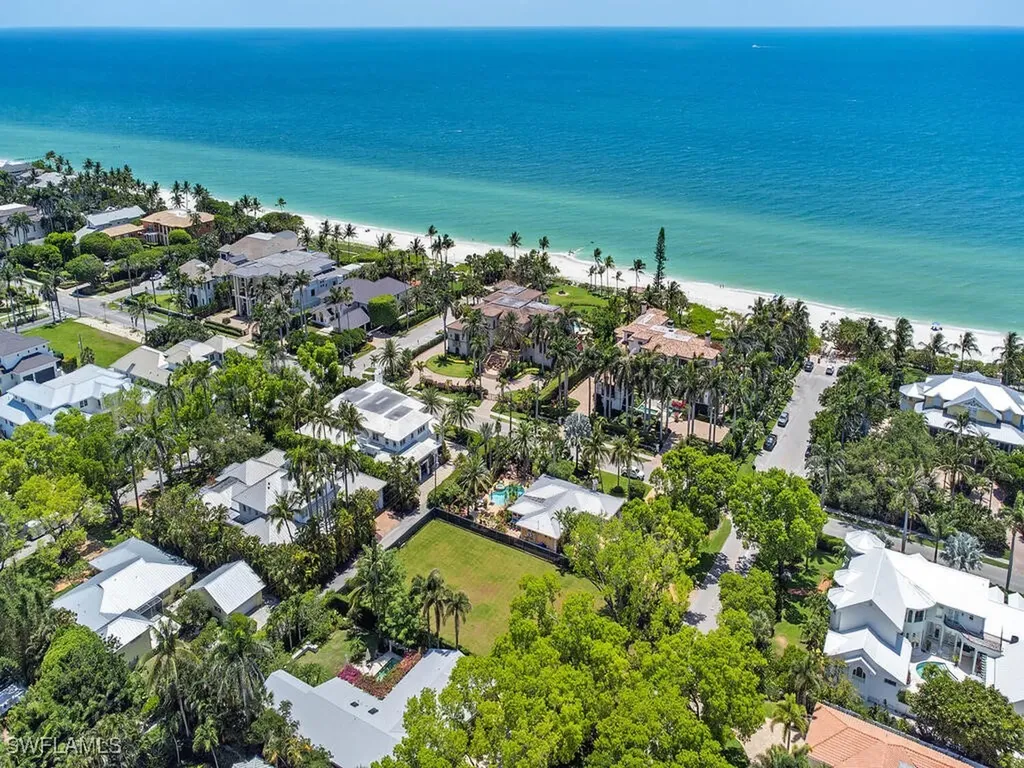 140 2nd Avenue N Naples FL 34102