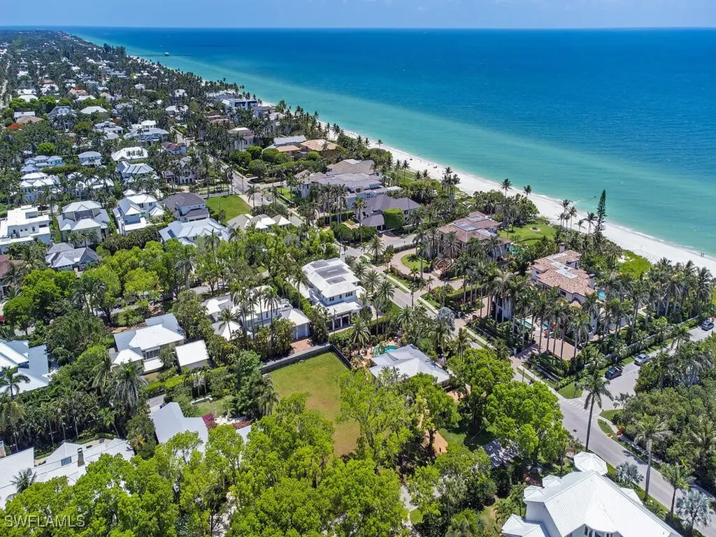 140 2nd Avenue N Naples FL 34102