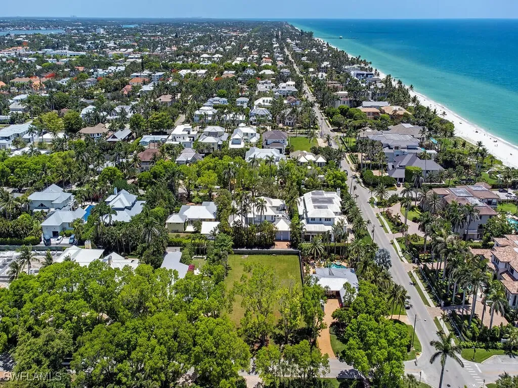 140 2nd Avenue N Naples FL 34102