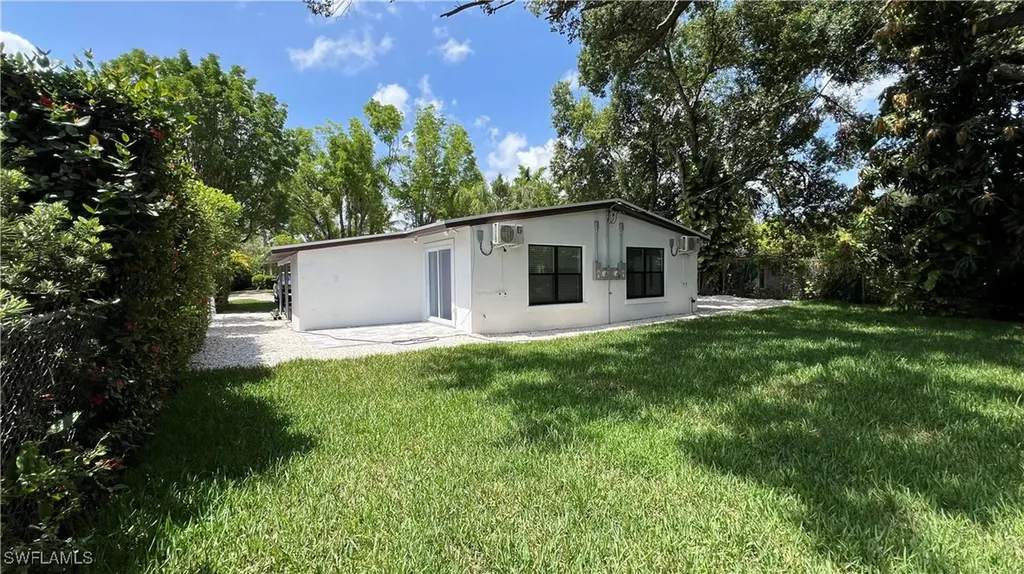 2615/2617 Michigan Avenue Fort Myers FL 33916
