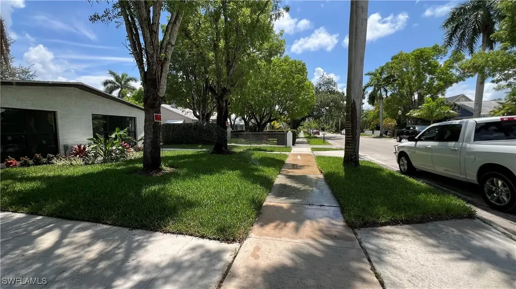 2615/2617 Michigan Avenue Fort Myers FL 33916