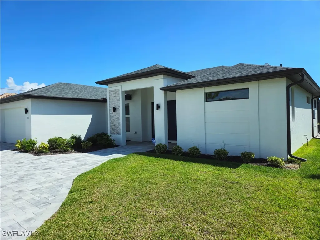 136 Kamal Parkway Cape Coral FL 33904