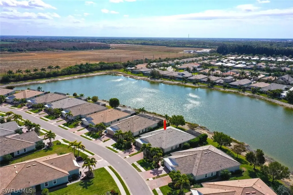 14827 Edgewater Circle Naples FL 34114