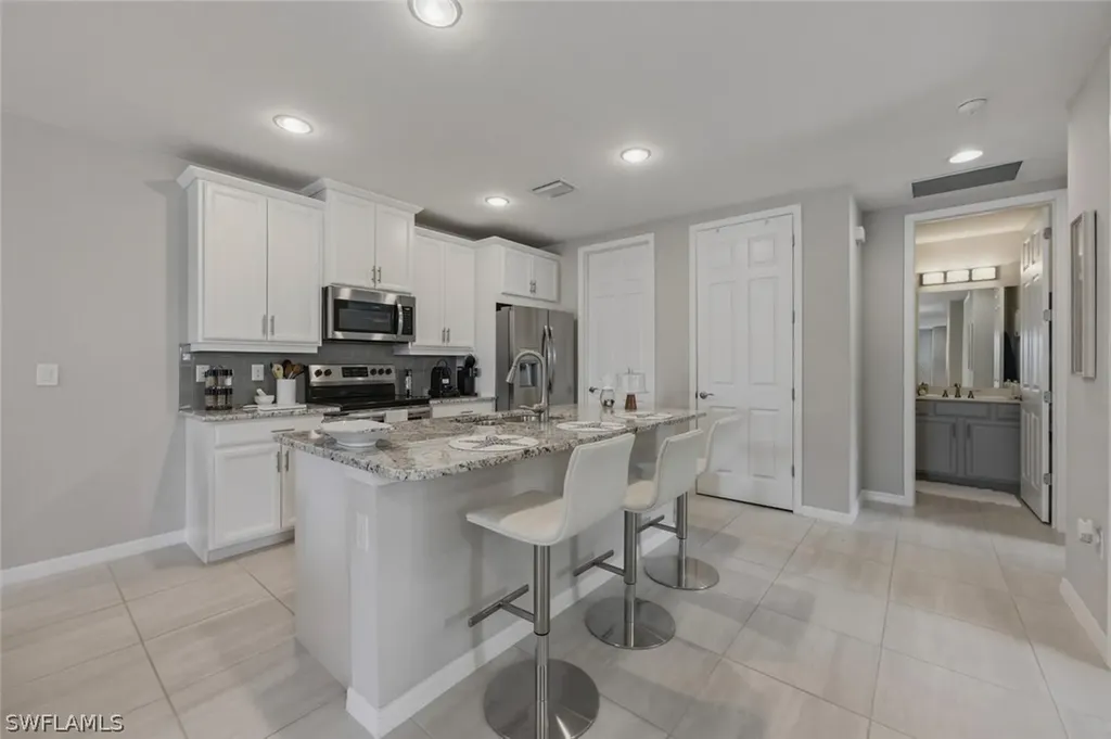 14827 Edgewater Circle Naples FL 34114