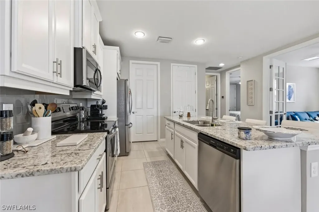 14827 Edgewater Circle Naples FL 34114