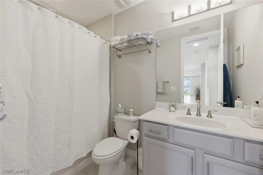 14827 Edgewater Circle Naples FL 34114