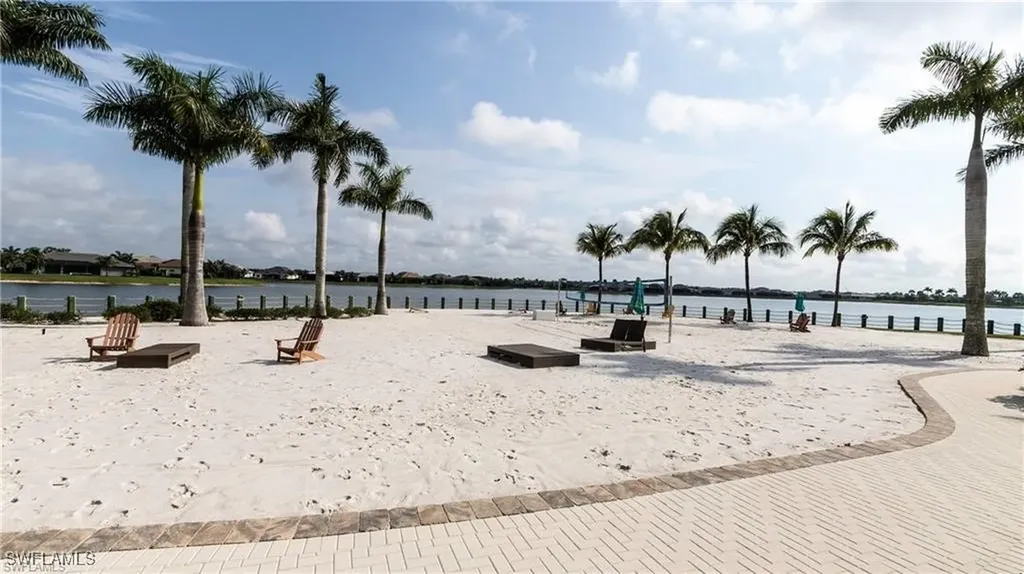 14827 Edgewater Circle Naples FL 34114