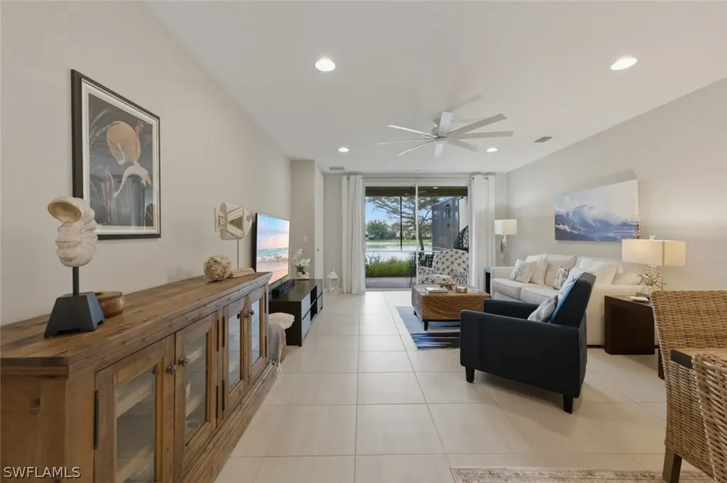 14827 Edgewater Circle Naples FL 34114