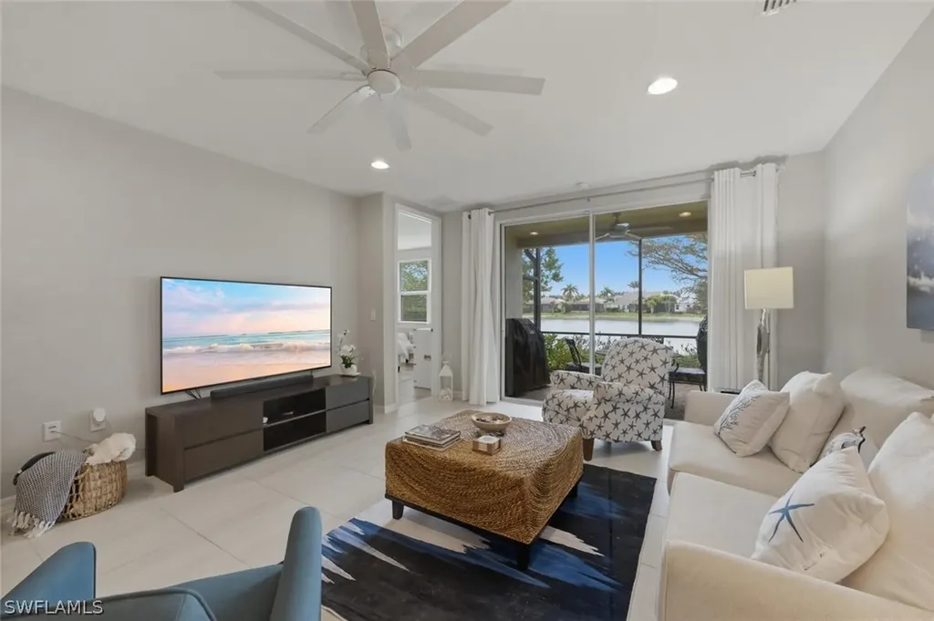 14827 Edgewater Circle Naples FL 34114