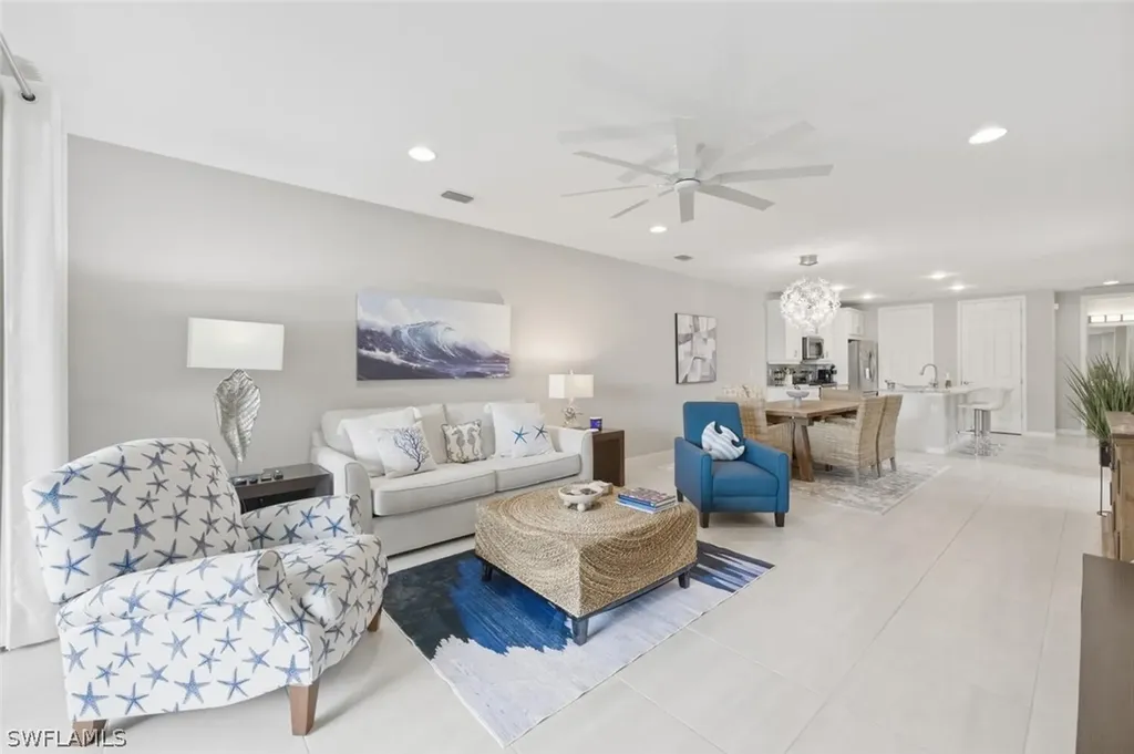 14827 Edgewater Circle Naples FL 34114