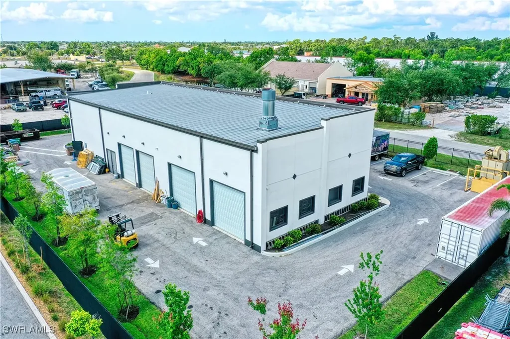 329 NE 3rd Avenue Cape Coral FL 33909