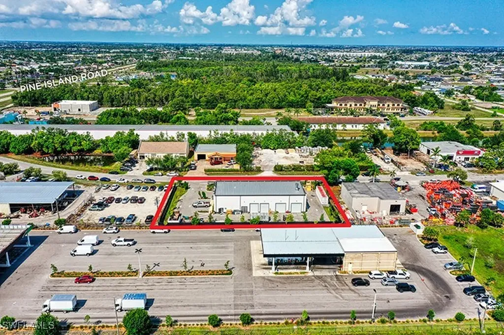 329 NE 3rd Avenue Cape Coral FL 33909