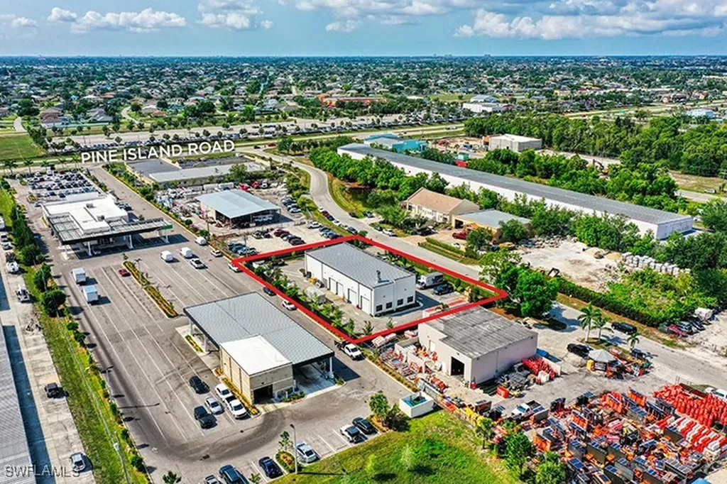 329 NE 3rd Avenue Cape Coral FL 33909