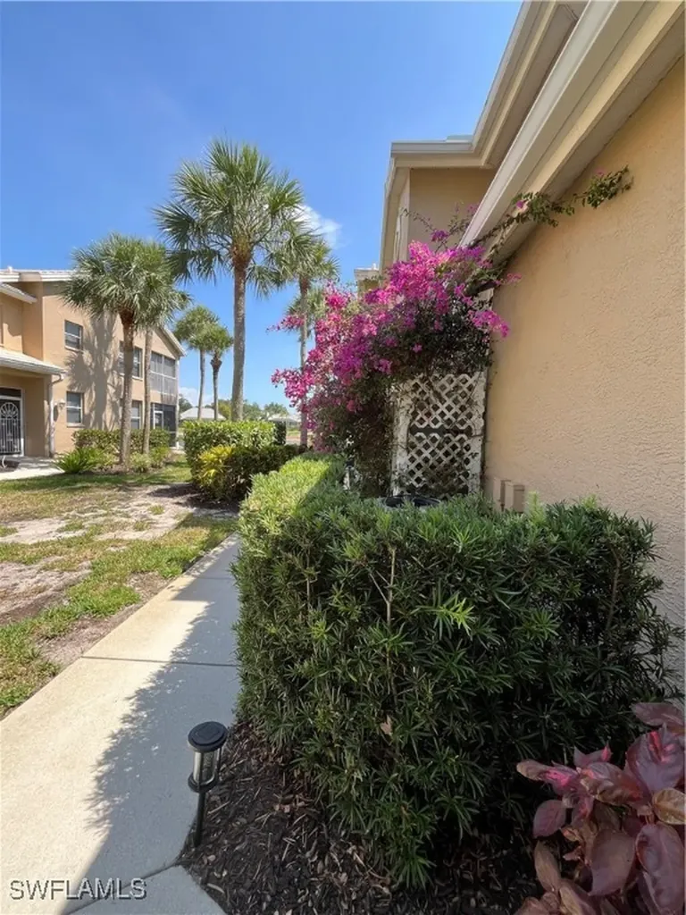 24748 Lakemont Cove Lane Bonita Springs FL 34134-2909