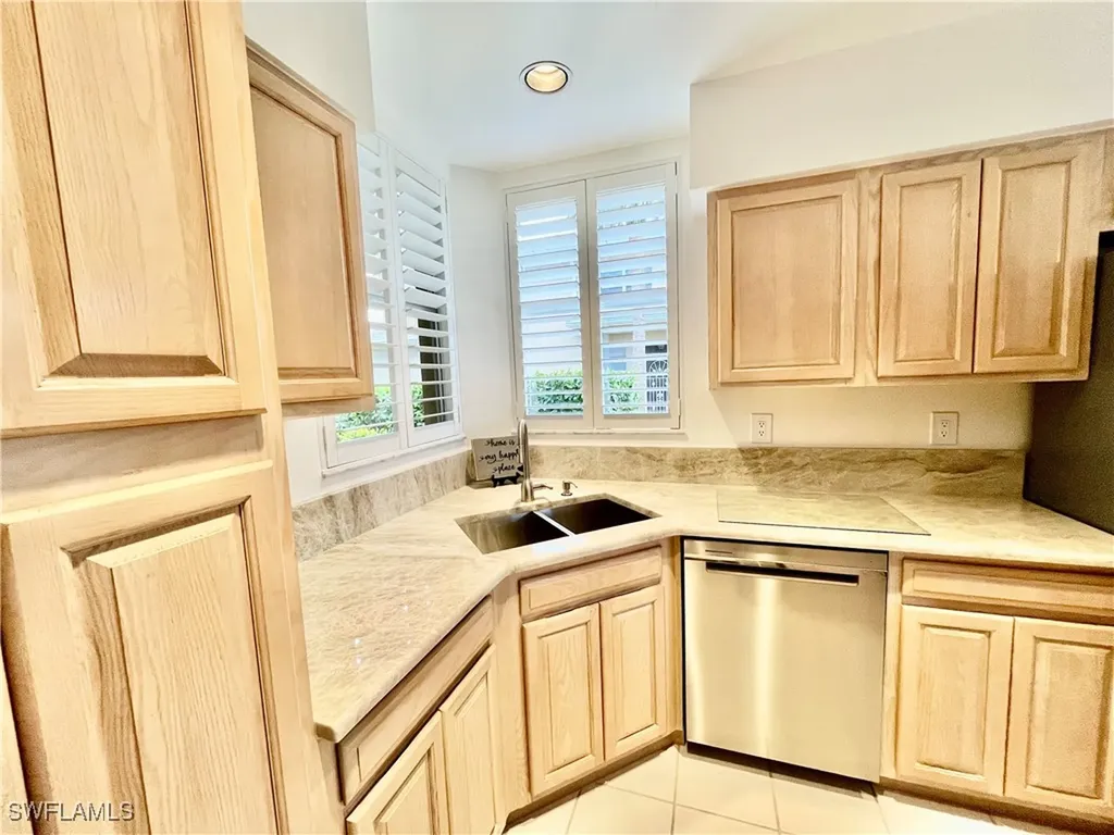 24748 Lakemont Cove Lane Bonita Springs FL 34134-2909