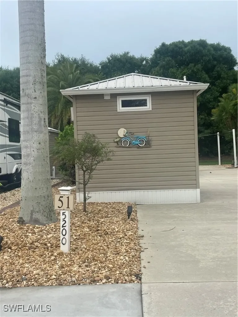 5200 Cypress Trail Resort Circle Fort Myers FL 33905