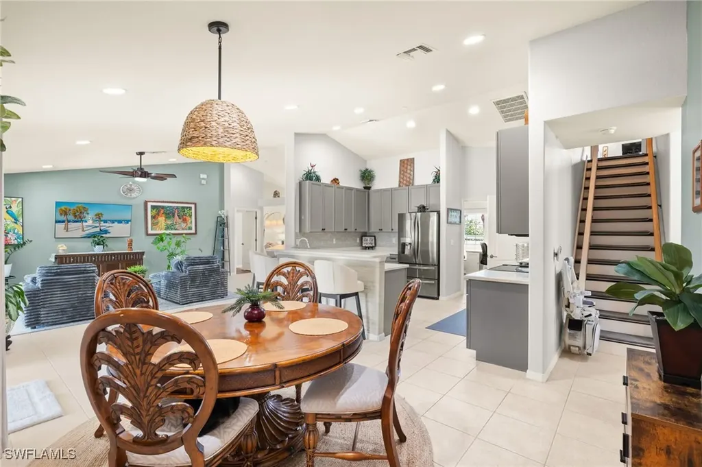 302 SE 8th Place Cape Coral FL 33990