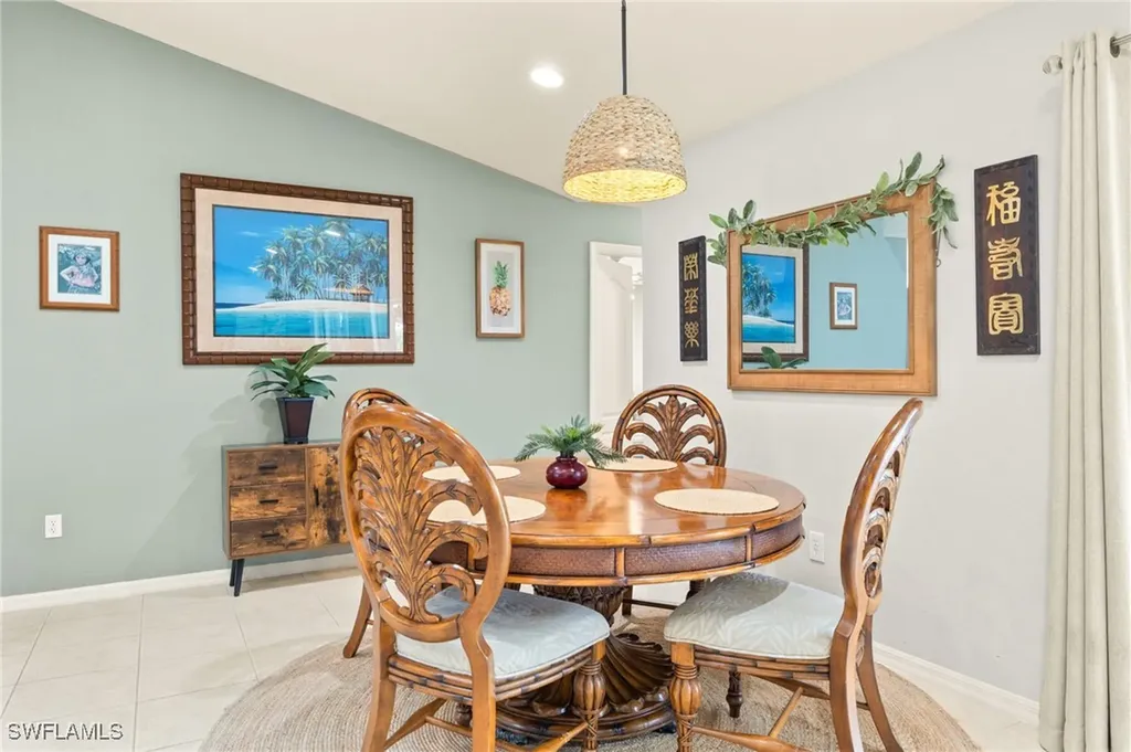 302 SE 8th Place Cape Coral FL 33990