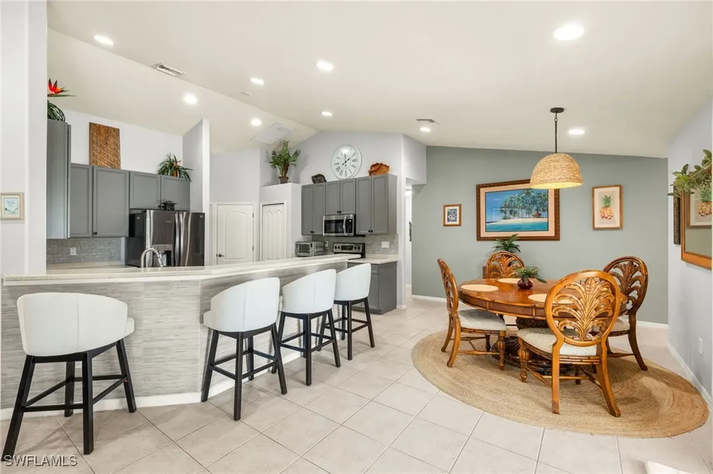 302 SE 8th Place Cape Coral FL 33990