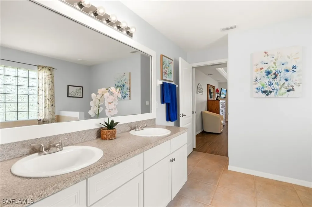 302 SE 8th Place Cape Coral FL 33990